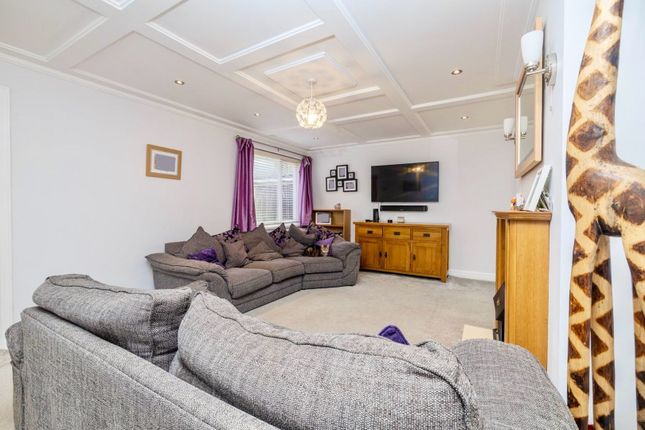 32, Beech Road, Branston, Lincoln photo 3