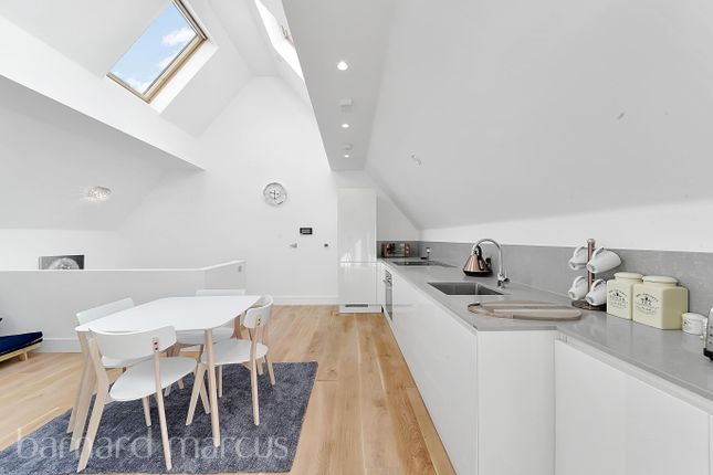 Flat 16, Walpole Court, Ealing Green, Ealing photo 2
