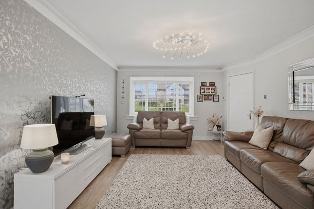 4 Crofters Way, East Whitburn photo 3