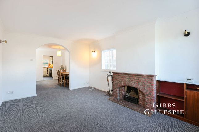1 St. Huberts Cottages, 38, East Common, Buckinghamshire photo 3