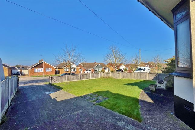 162, Walton Road, Walton-on-the-Naze photo 2