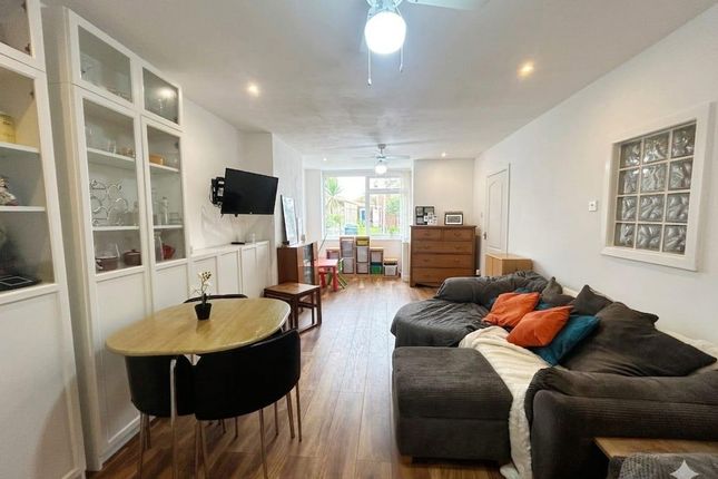 17, Sedgeley Grove, Gosport photo 2