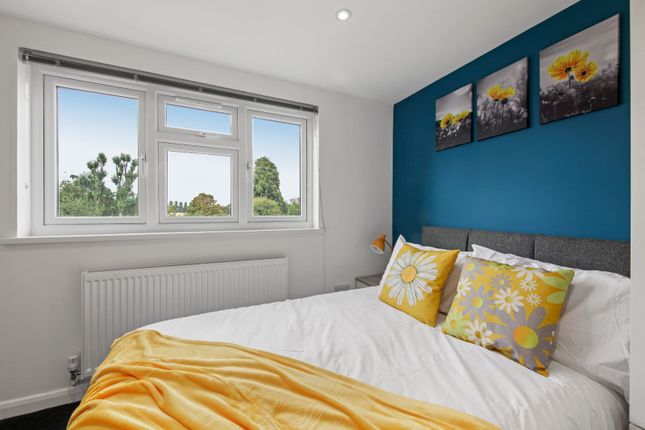 101, Bulstrode Avenue, Hounslow photo 4