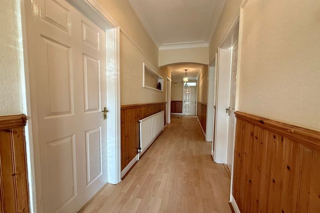 26, Rose Vale, Heald Green, Cheadle photo 4