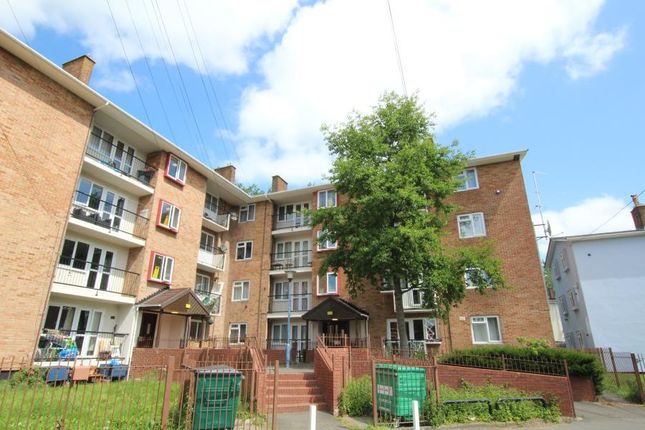 2 bed flat to rent in Henacre Road, Bristol BS11