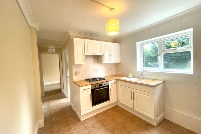 Thumbnail Flat to rent in Willow Crescent, Chester