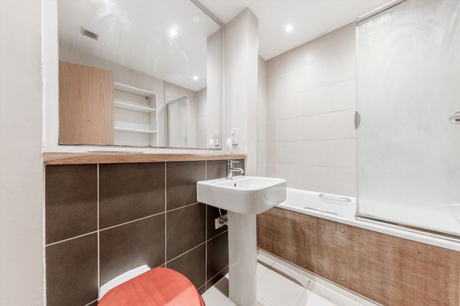 Flat 10, Westgate House, London Road, Isleworth photo 3