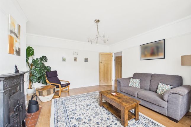 10, Culmington Road, South Croydon photo 4