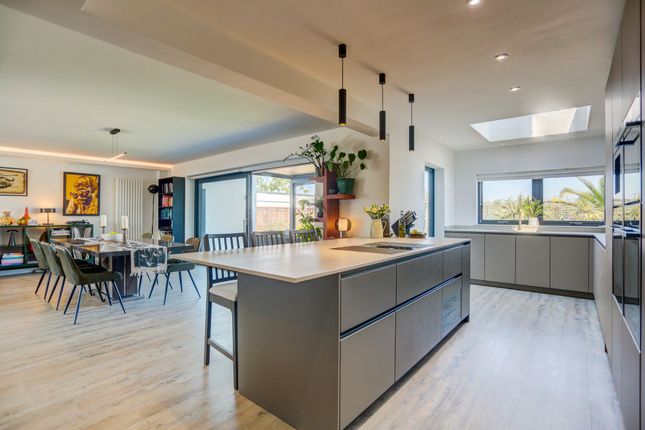 62 Beach Green, Shoreham-By-Sea photo 3