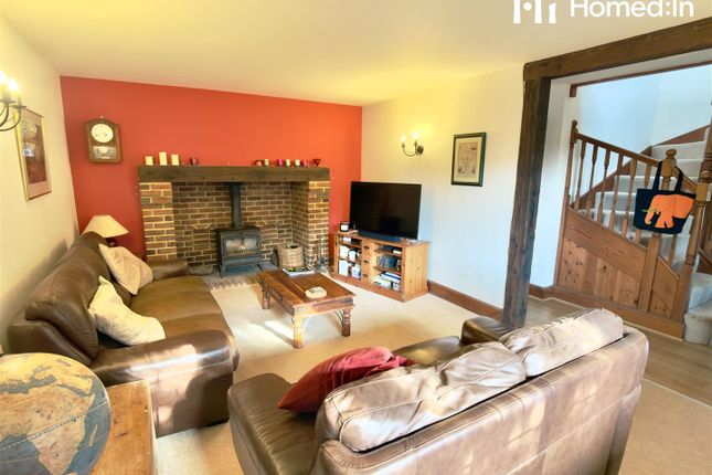 Wisteria Cottage, The Fieldings, Horsham photo 5