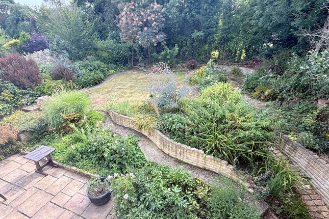 39, Homewood Avenue, Potters Bar photo 2