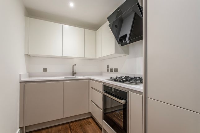 Flat for sale in Devonshire Terrace, London