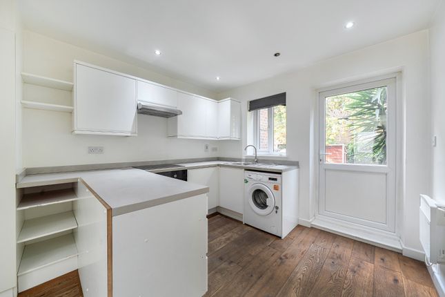 67 Carteret Way, London, Greater London photo 4