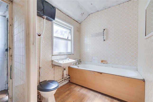 End terrace house for sale in Munster Road, Fulham