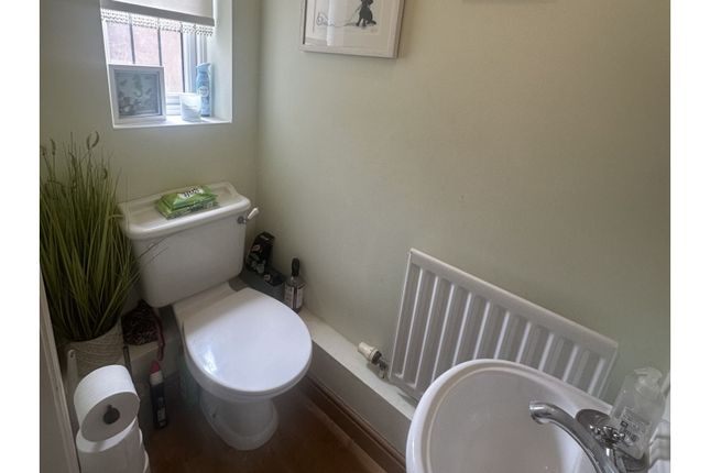 18, Dental Close, Sittingbourne photo 5