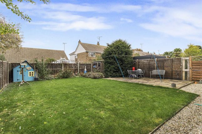 16, Edith Cavell Way, Steeple Bumpstead photo 2