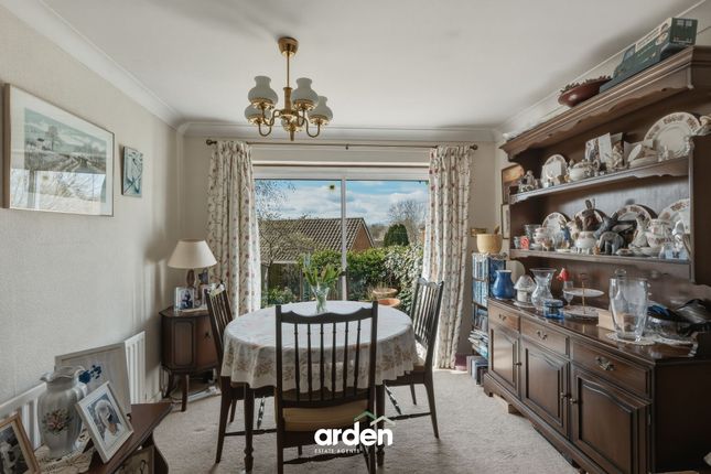 5 Ellsdon Rise, Worcester photo 4