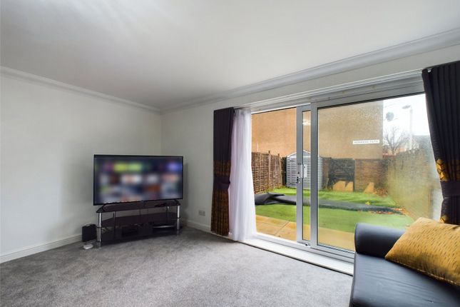 19, Willowherb Walk, Romford photo 3