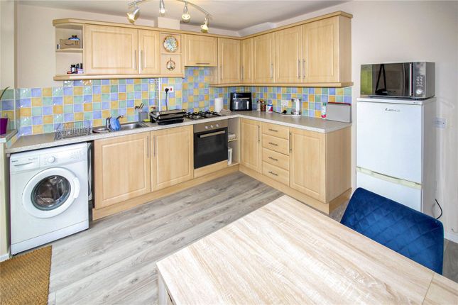 7, Briars Close, Swindon photo 4