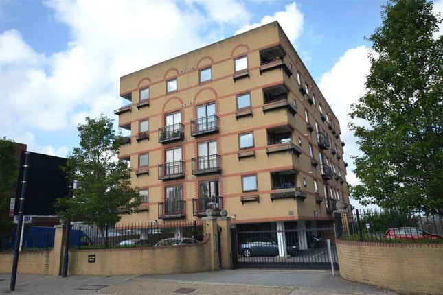 Flat for sale in Oxford Road, Aylesbury