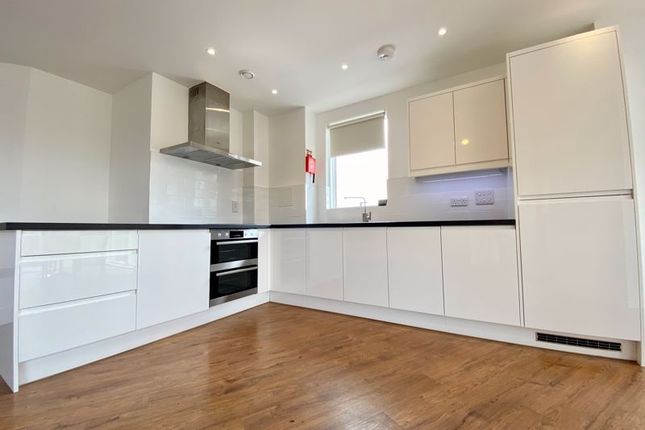 Thumbnail Flat to rent in Uncinia House, Colindale Gardens, Lismore Boulevard