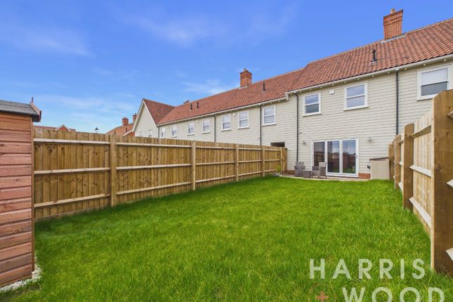 27 Excelsior Avenue, Mistley, Essex photo 4