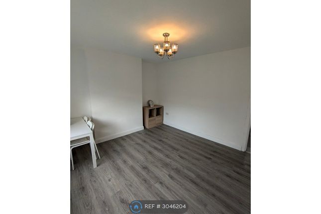 Arden Close, Beeston photo 2