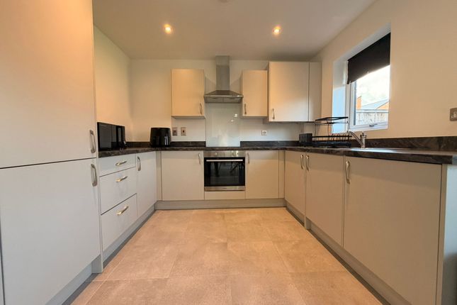 5, Neville Patten Gardens, Wolverhampton photo 2