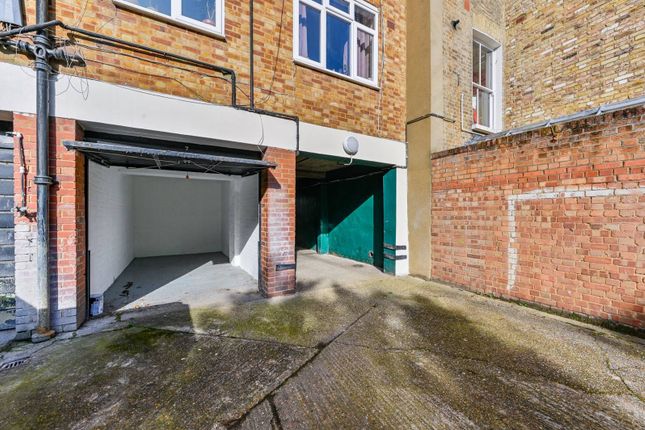 Belgrave Gardens, St John's Wood photo 4