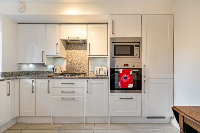 4, Windsor Court, Pinner photo 4