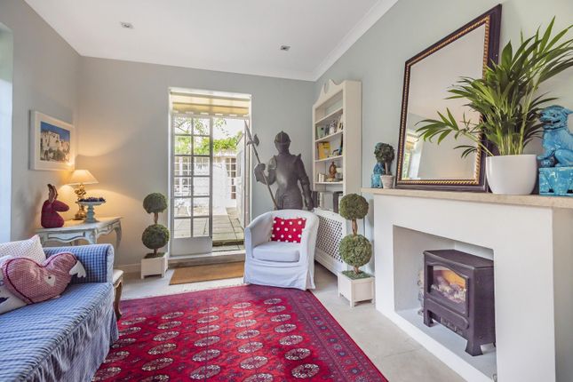 Detached house to rent in Grosvenor Road, London