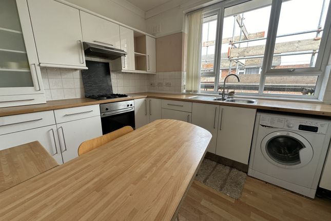 Flat 9, Ruskin Court, Eltham photo 3
