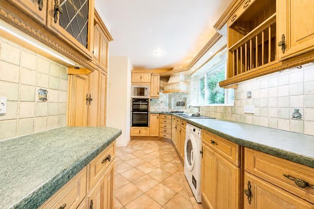 The Wirral, Cannongate Avenue, Hythe photo 4