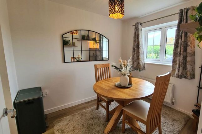 27, Mallow Way, Northants photo 5