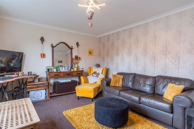 77, Mavis Drive, Chorley photo 2