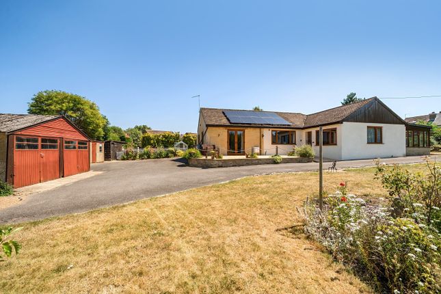 24, Highworth Road, Oxfordshire photo 2