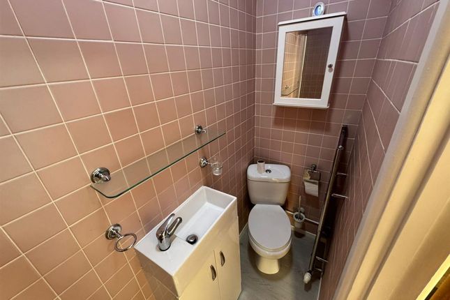 Ensuite 5, 28, Britannia Street, Coventry photo 2