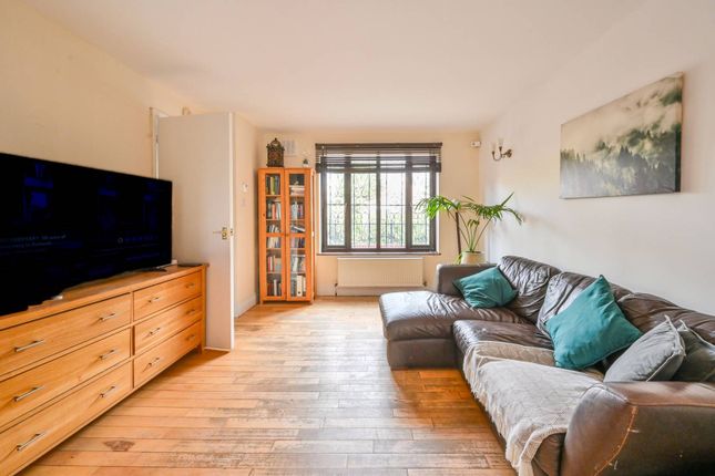 Property for sale in Discovery Walk, Wapping, London