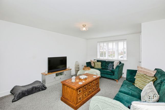 15, Canterbury Drive, Derby photo 3