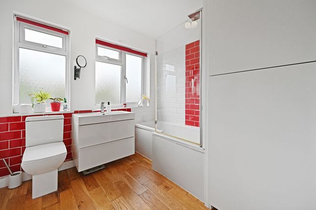 55, Woodlands, North Harrow photo 4