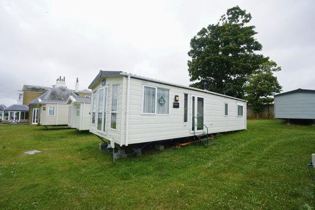 3-bed caravan on New Romney Holiday Park, Clarke Road, New Romney, £48,000