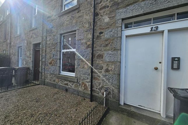 Thumbnail Flat to rent in Flat A, 13 Nellfield Place, Aberdeen