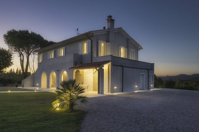 Thumbnail Country house for sale in Via Pettinaccio, Crespina E Lorenzana, Toscana