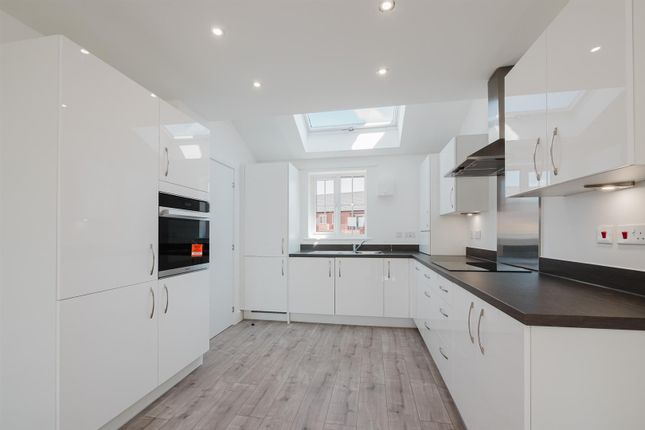 69, Fairham Way, Nottingham photo 3