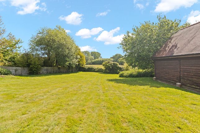 Burnt Barn Cottage, Frickley Lane, Battle photo 2