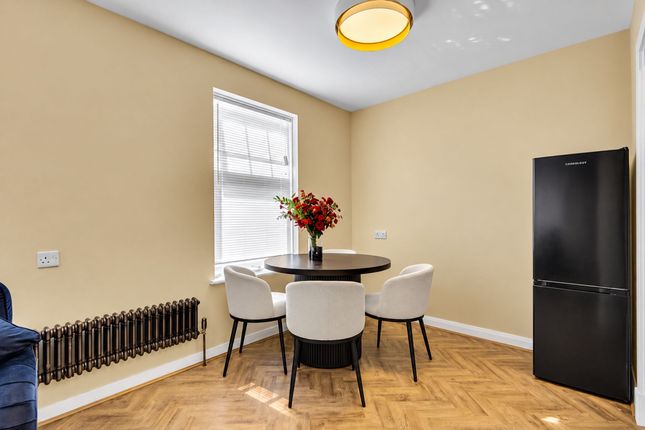 Flat 1, 11A Grange Avenue, Woodford Green photo 4
