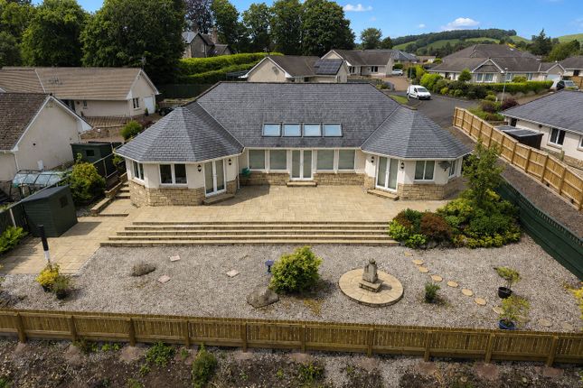 19, Meadow Bank, Moffat photo 2