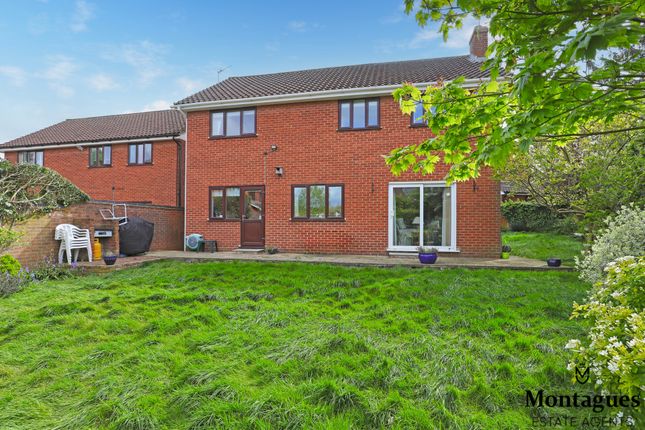 Terraced house for sale in Chevely Close, Coopersale