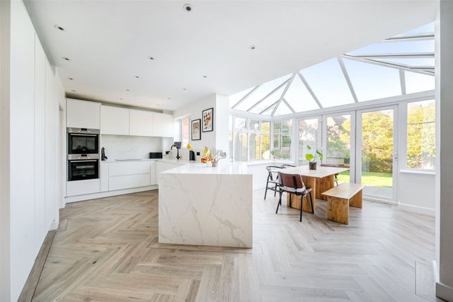 3, Curlew Grove, Camberley photo 2