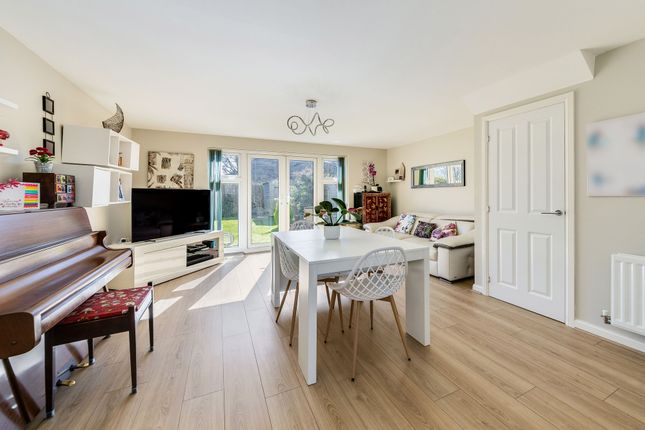 20 Diamond Way, Didcot photo 2